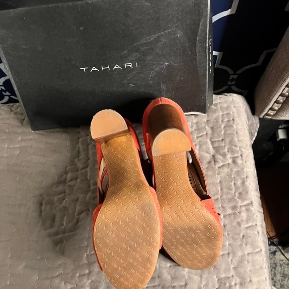 Tahari-Megyn shoe Coral colored size 10 - Picture 8 of 9